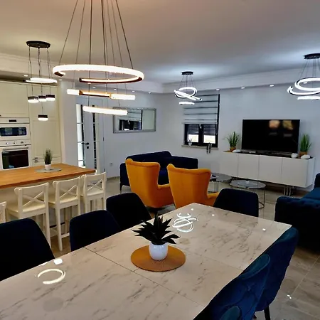 Villa Modern With Swimming Pool And Fenced Garden Malinska