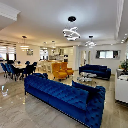 Modern With Swimming Pool And Fenced Garden Villa Malinska